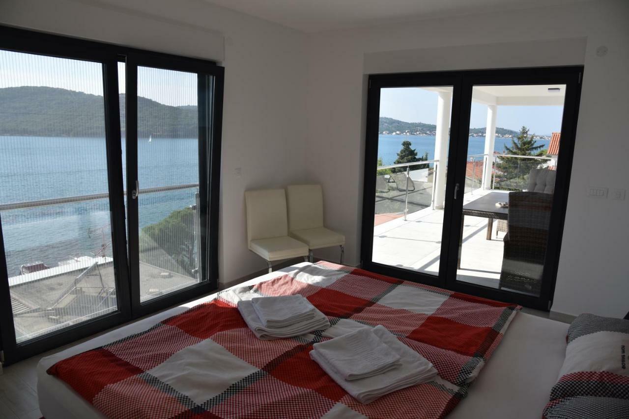 Villa Pina Tisno Eksteriør billede