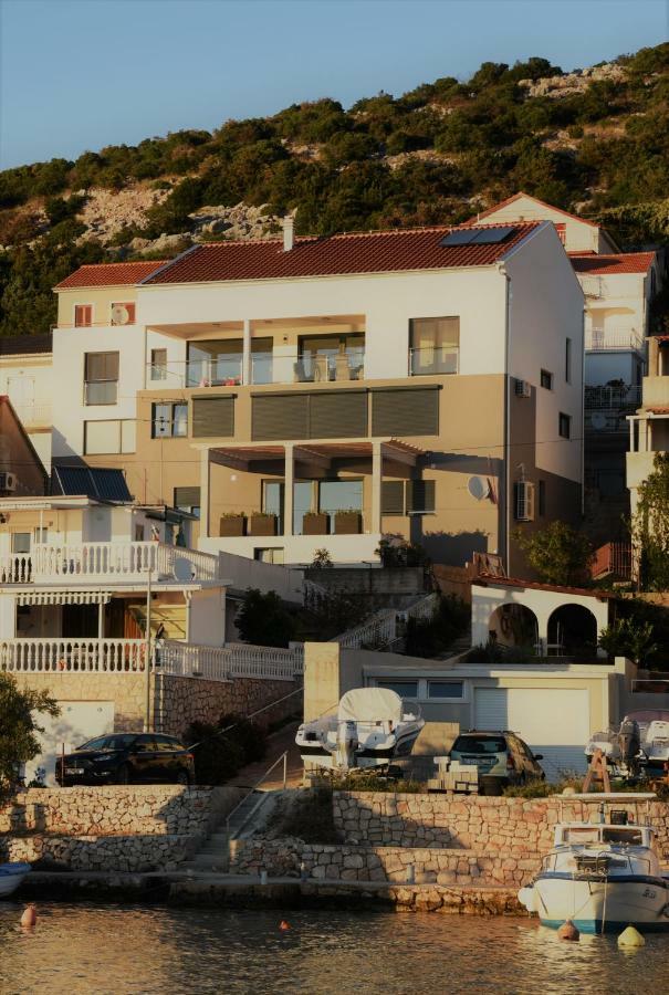 Villa Pina Tisno Eksteriør billede