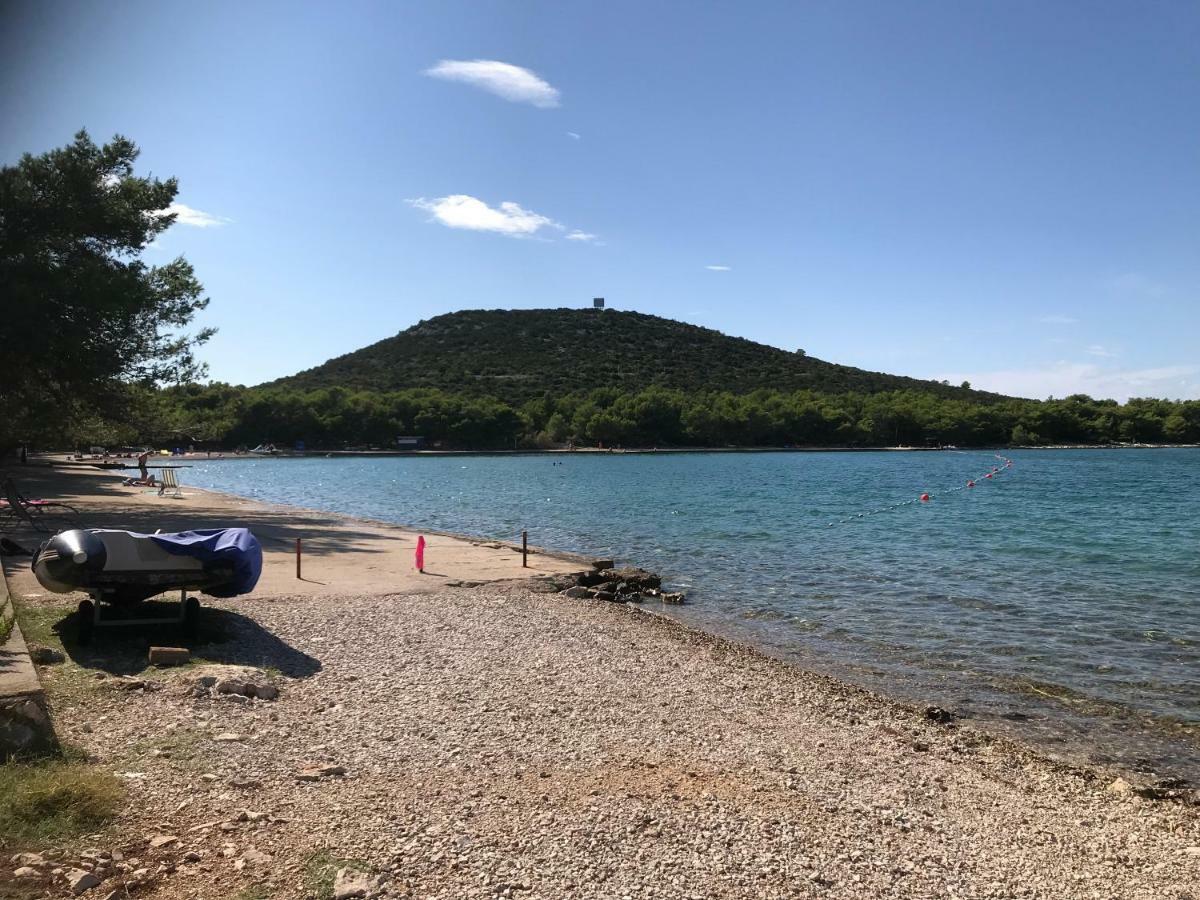 Villa Pina Tisno Eksteriør billede